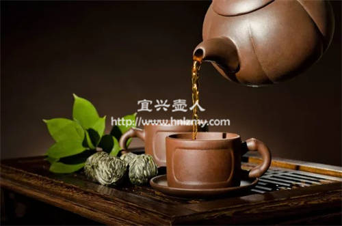 紫砂壺泡茶出現(xiàn)一層白白的絨毛狀