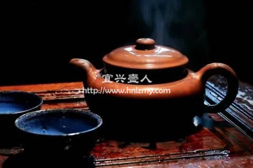 養(yǎng)紫砂壺是用茶水好還是用清水好