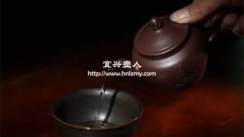 清水泥紫砂好多黑斑是泥料有問題嗎