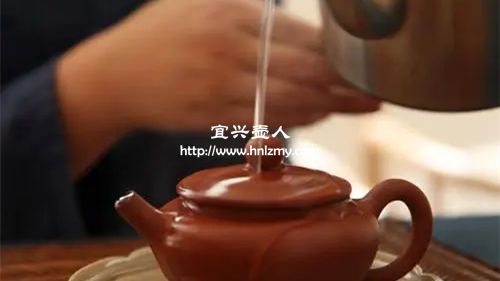 紫砂壺加了開水更紅怎么回事