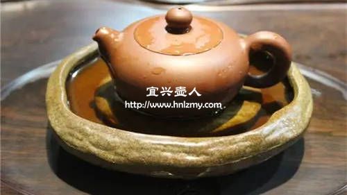 做好細(xì)節(jié)是養(yǎng)護紫砂壺的重點