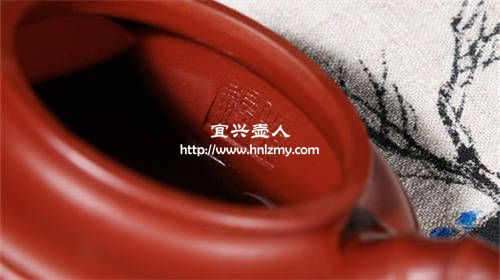 看內(nèi)壁章鑒別手工壺的方法