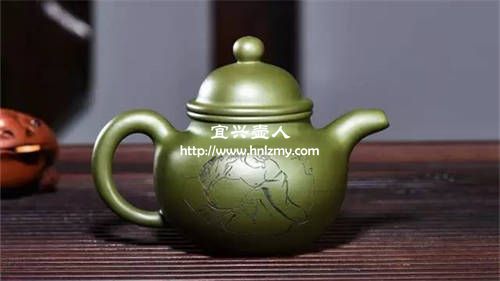 綠色紫砂壺是添加了化學(xué)成分的