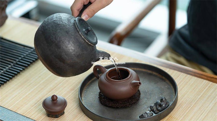 紫砂壺泡普洱茶