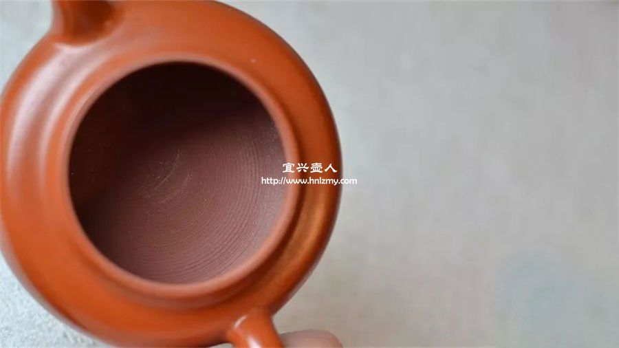 手拉胚紫砂壺內(nèi)壁橫紋