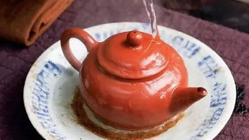 紫砂壺的簡(jiǎn)單開壺方法