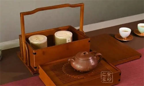 紫砂壺不要放進(jìn)盒子里密封保存