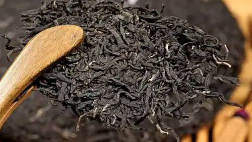 過期的茶葉經(jīng)常是發(fā)霉的